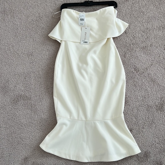 BRAND NEW, never worn - bought from Bloomingdale’s and missed return window! - Picture 2 of 6